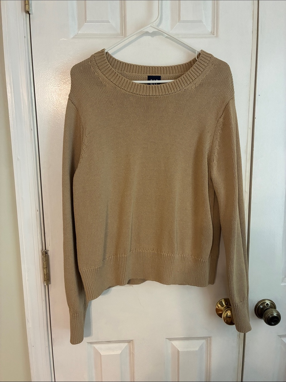 GAP Lightweight Crewneck Sweater in Tan